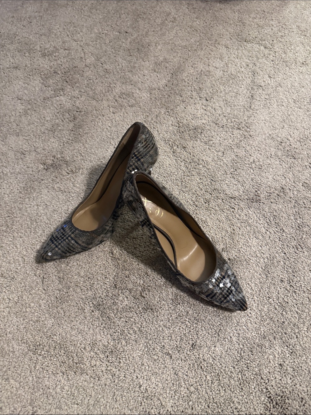 Classic Pointed-Toe Women's Pumps in Gray Plaid